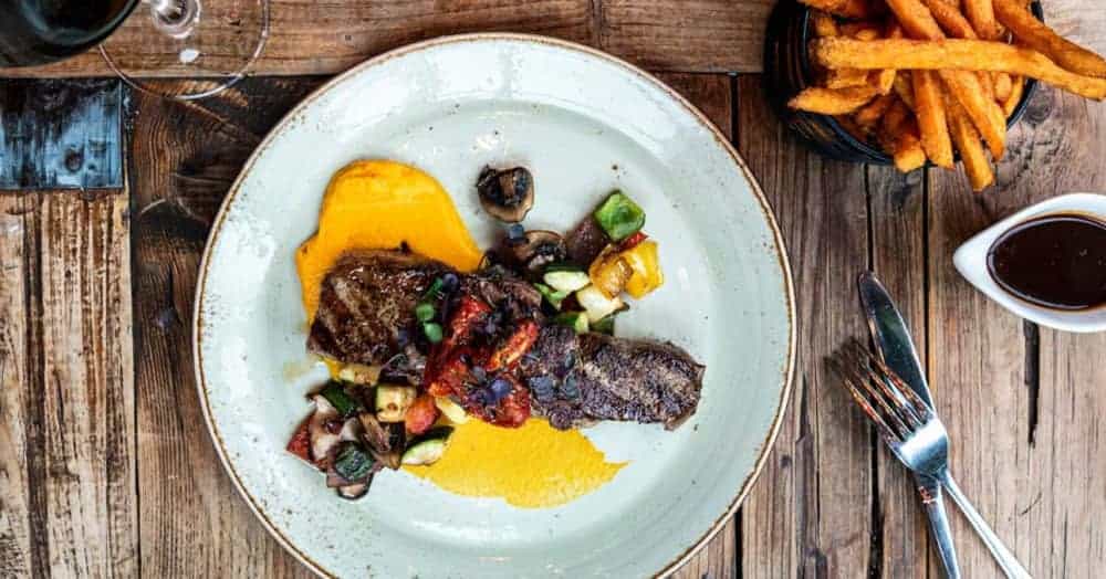 New Rotterdam dining concept roasts guests as well as food