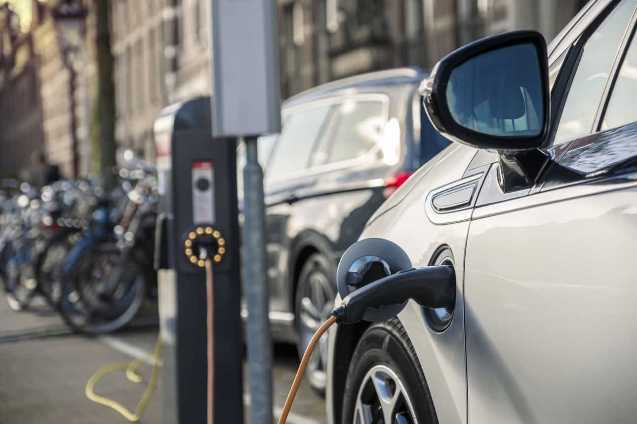 Charging your electric vehicle in Rotterdam: A comprehensive overview