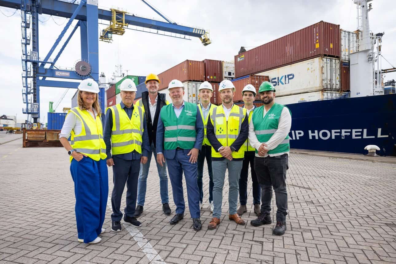 Rotterdam awards nearly €2M in subsidies for shore power systems at port terminals to reduce emissions and noise pollution.