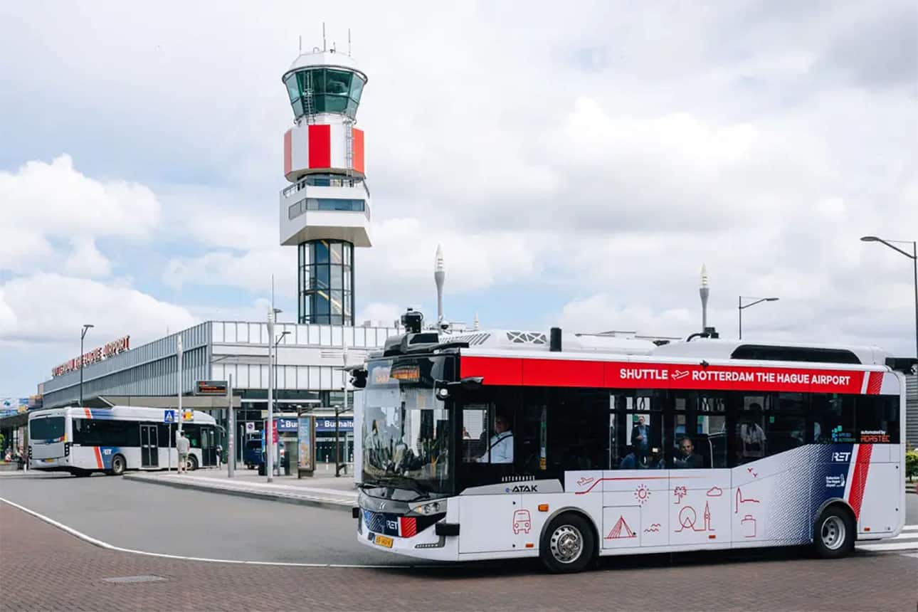 Rotterdam introduces the first self-driving bus on public roads, connecting metro station Meijersplein with Rotterdam The Hague Airport.