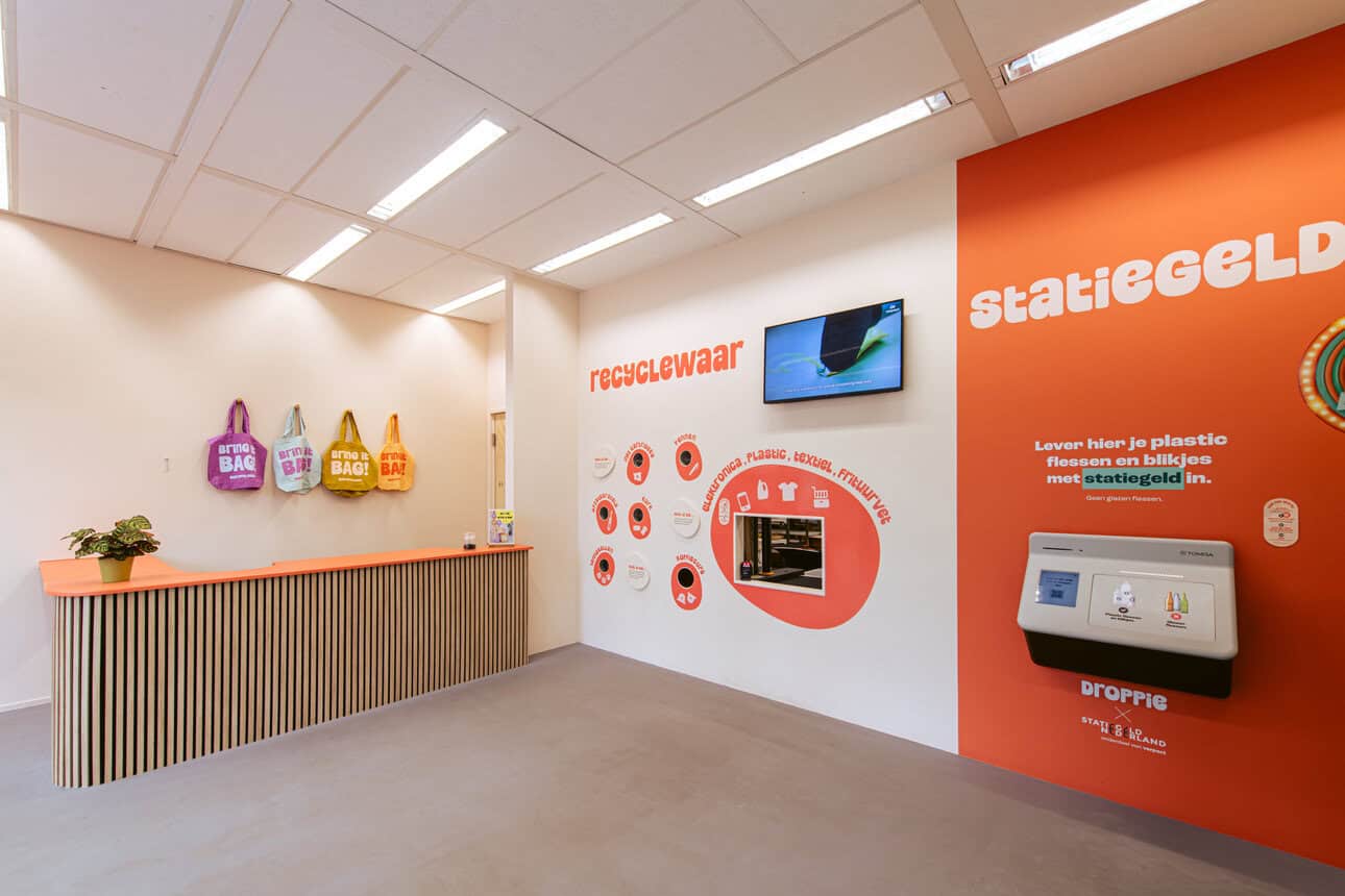 Droppie opens on Eudokiaplein, its first Rotterdam branch. The platform rewards residents for clean plastic and can recycling, enabling high-quality reuse.