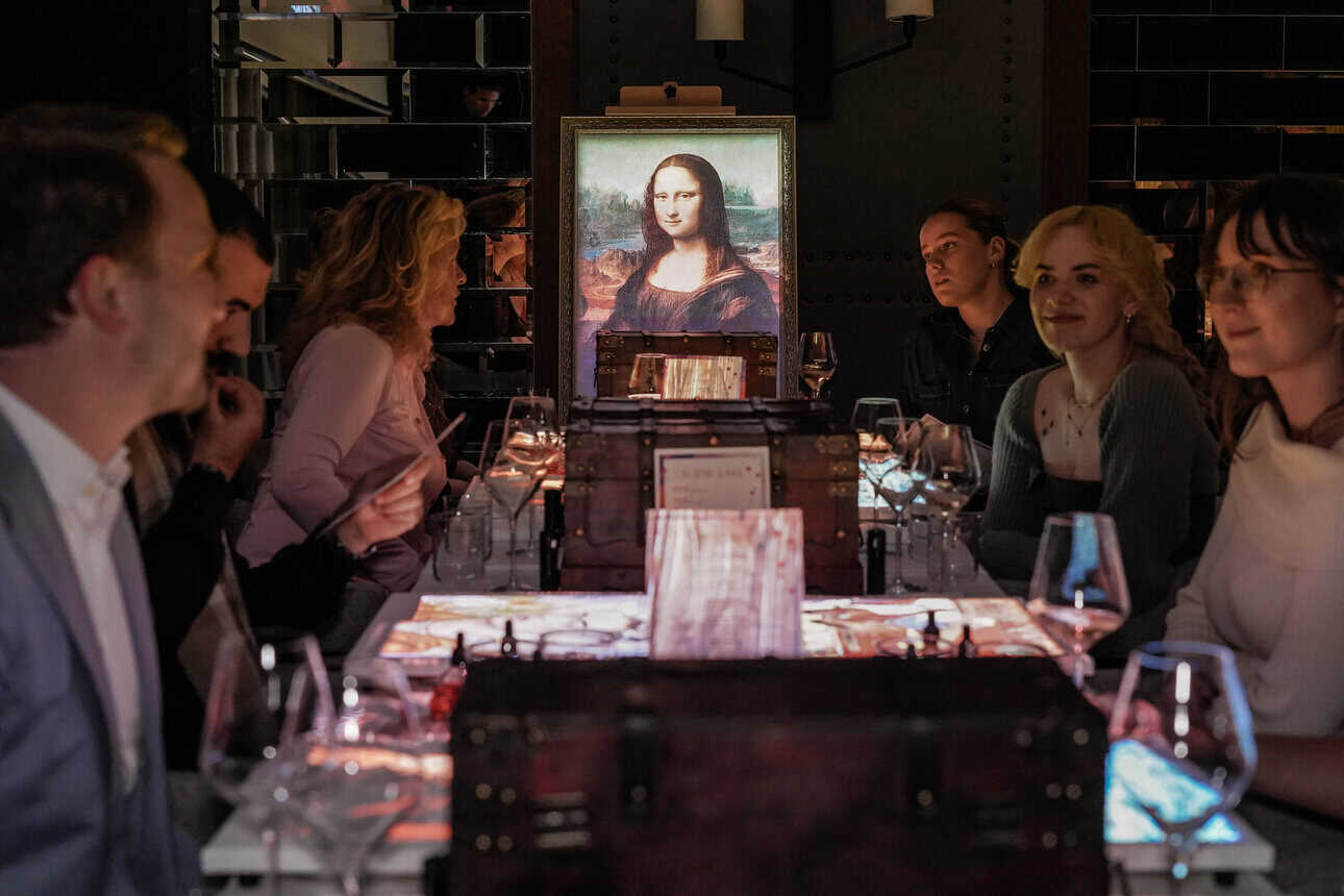 SevenPaintings, an immersive art-and-dining show in English, starts at Atelier JAQ in Hilton Rotterdam with seven courses inspired by iconic masterpieces.