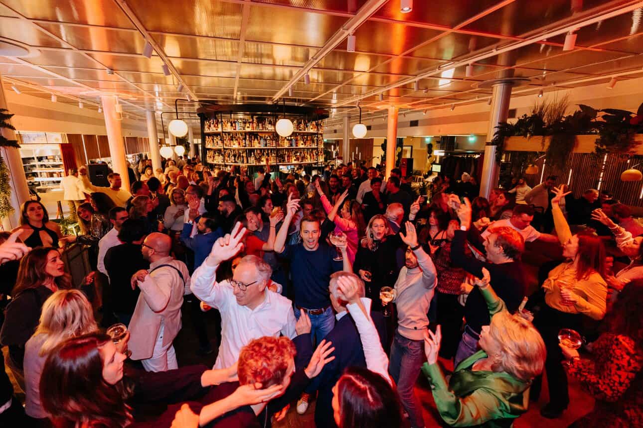 New Year’s Eve at Pesca Rotterdam with walking dinner Pesca Rotterdam marks New Year’s Eve 2025 with a seafood walking dinner, music and drinks on Botersloot 125, with tickets available with or without drinks.