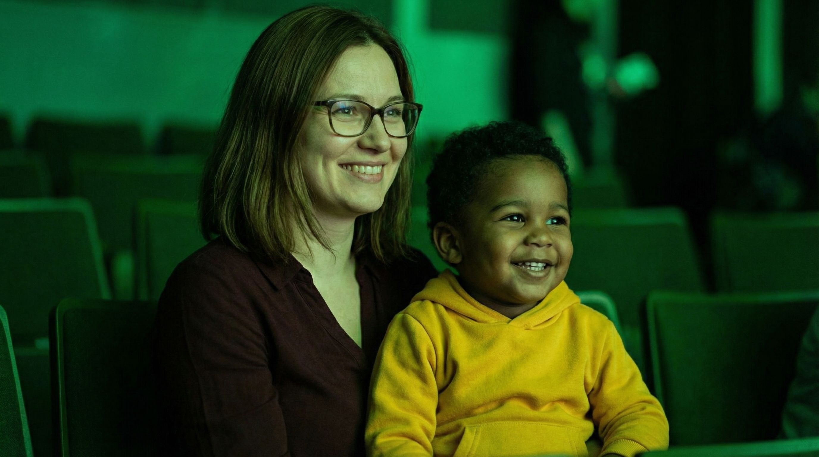 LantarenVenster turns December into a family film month in Rotterdam, with new animations, children’s classics and Cinemini screenings on the Wilhelminapier.