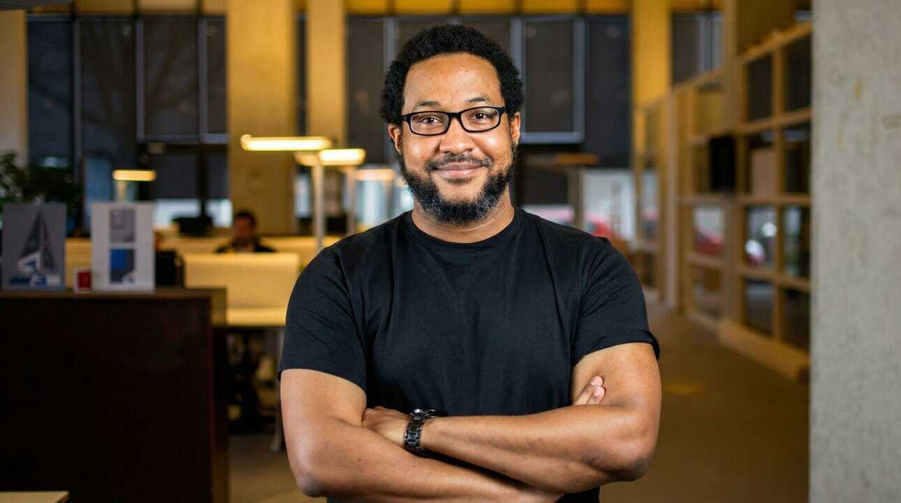 Bryan van Putten is the founder and editor of RotterdamStyle.com, Rotterdam’s English-language platform for news, culture, events and practical local guides.