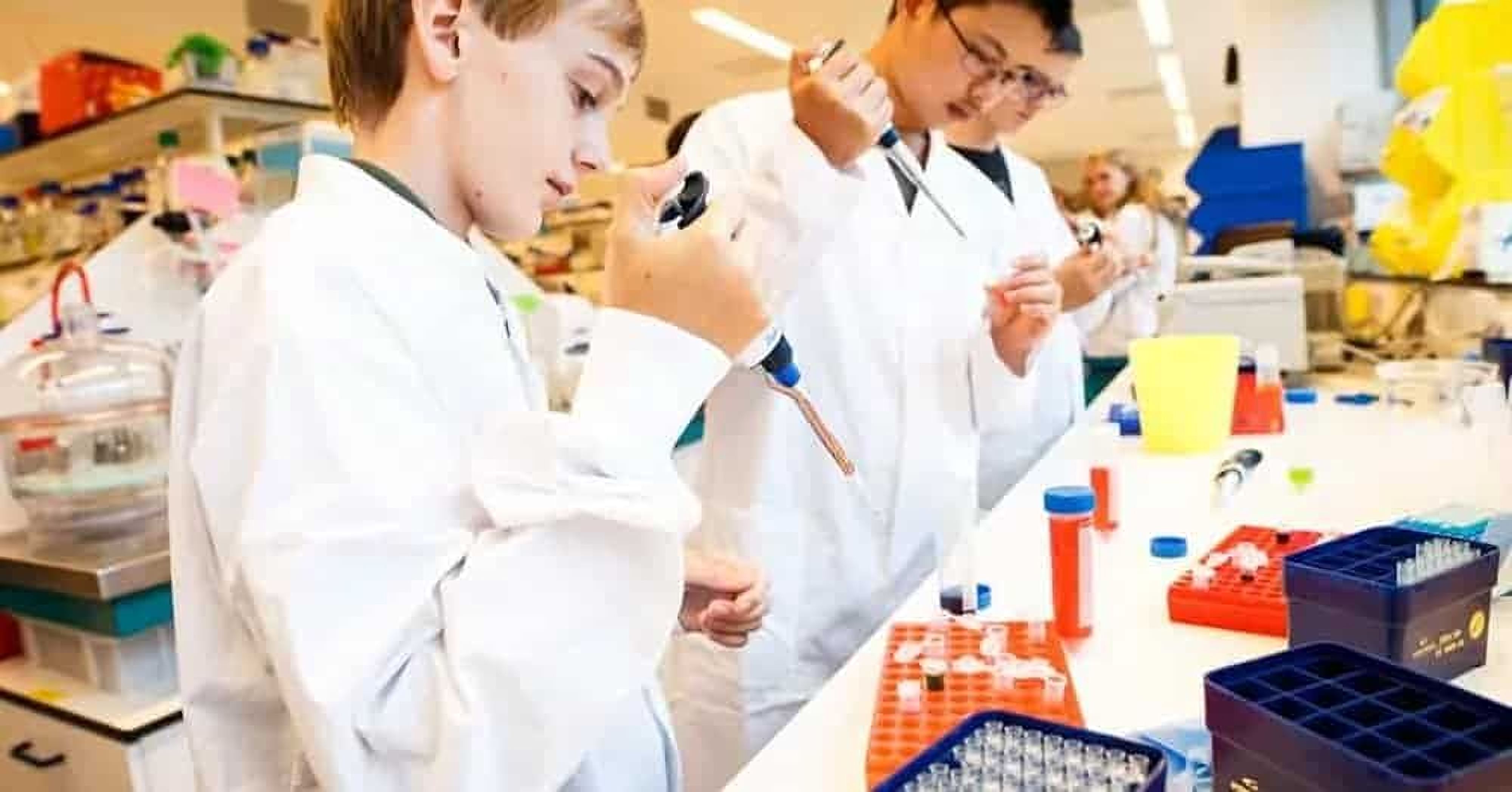 Experience science and tech in Rotterdam during a national weekend of open labs, demos, and talks at museums, universities, and innovation hubs.