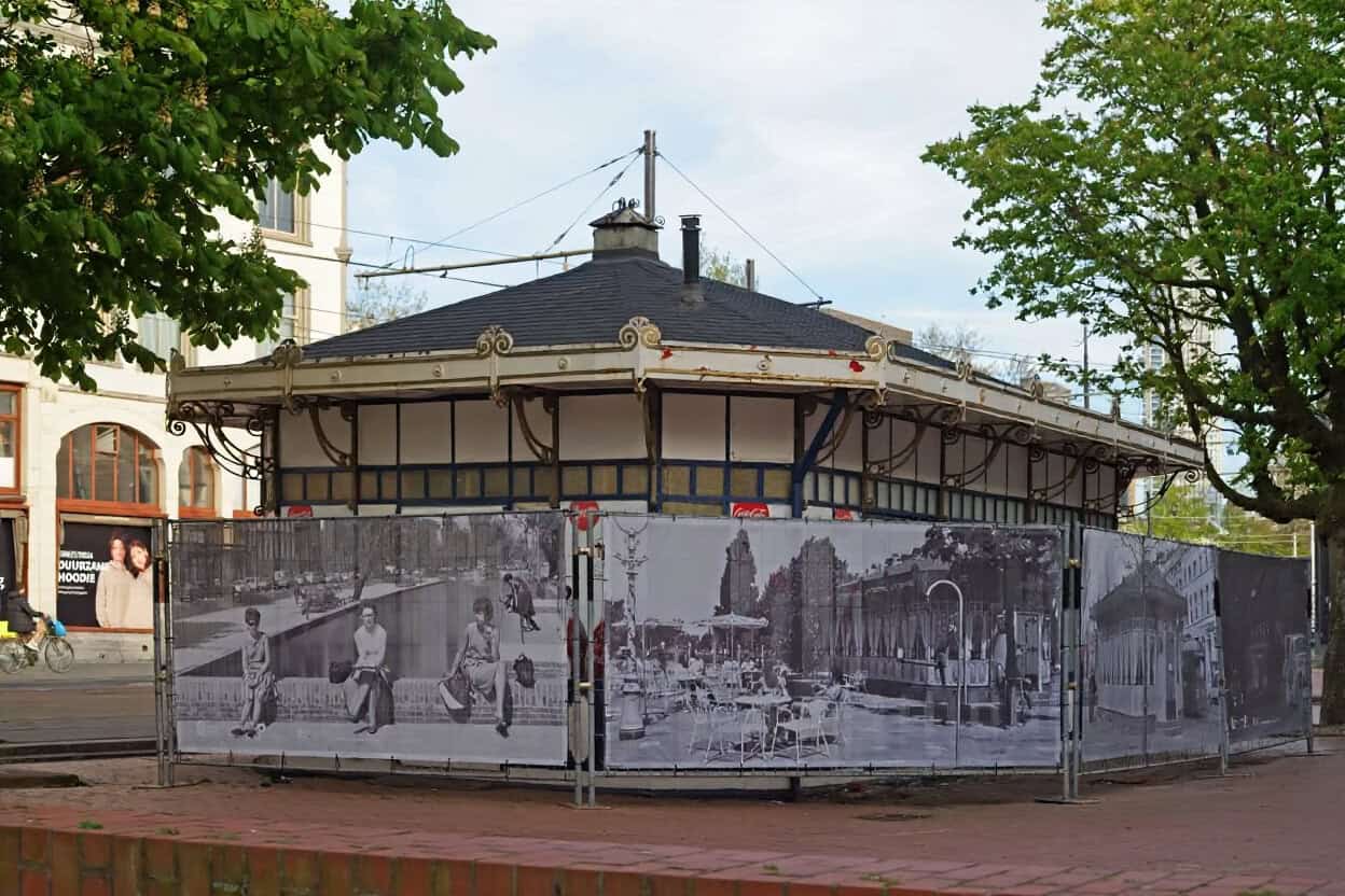 Rotterdam’s 1914 Tramhuis returns to Eendrachtsplein and reopens in early 2026 as a kiosk for city walks, with podwalks led by voices like Winy Maas.