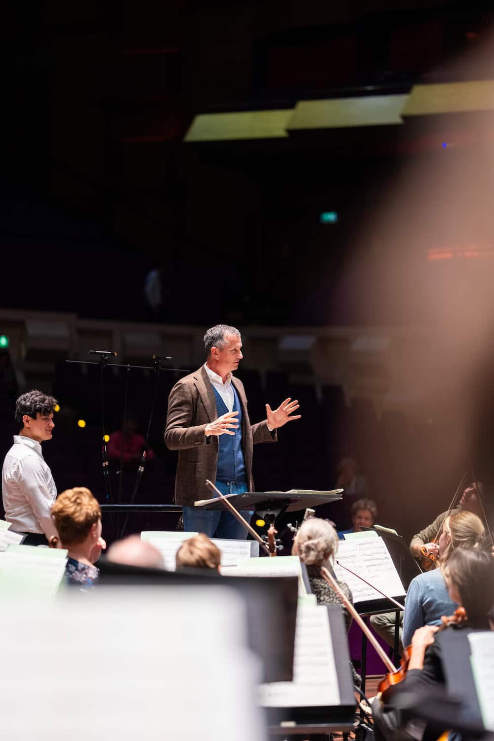 Rotterdam Philharmonic plays tournament tune at ABN AMRO Open The ABN AMRO Open in Ahoy Rotterdam will use a new Tournament Tune by the Rotterdam Philharmonic Orchestra, with a live ensemble opening the final.