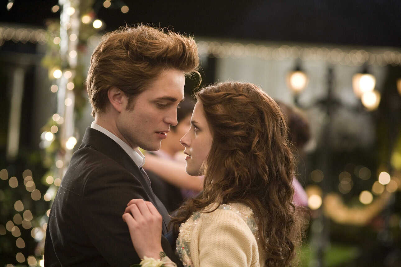 Cinerama brings a Twilight marathon to Rotterdam on 7 March, screening all five films from 12.00 to late, with breaks and tickets at €37.50.