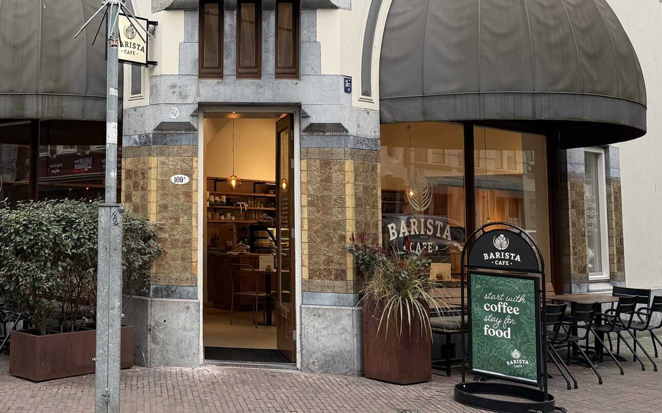 Barista Cafe has opened on Rotterdam’s Oude Binnenweg, bringing coffee, breakfast and lunch to a familiar corner in the city centre.