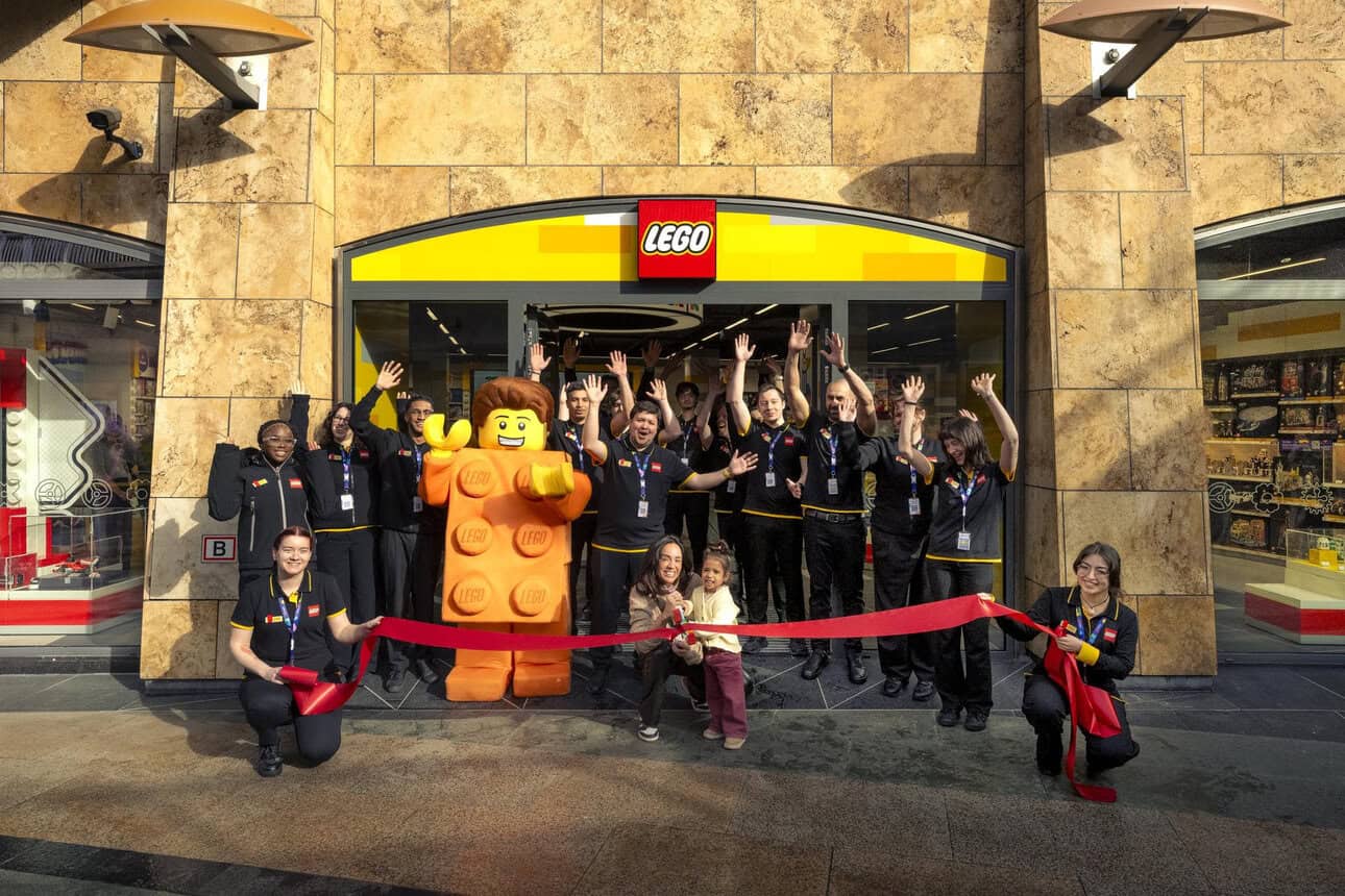 LEGO has opened its first Rotterdam store in the Koopgoot, with exclusive sets, a Pick a Brick wall, custom Rotterdam displays and regular events.