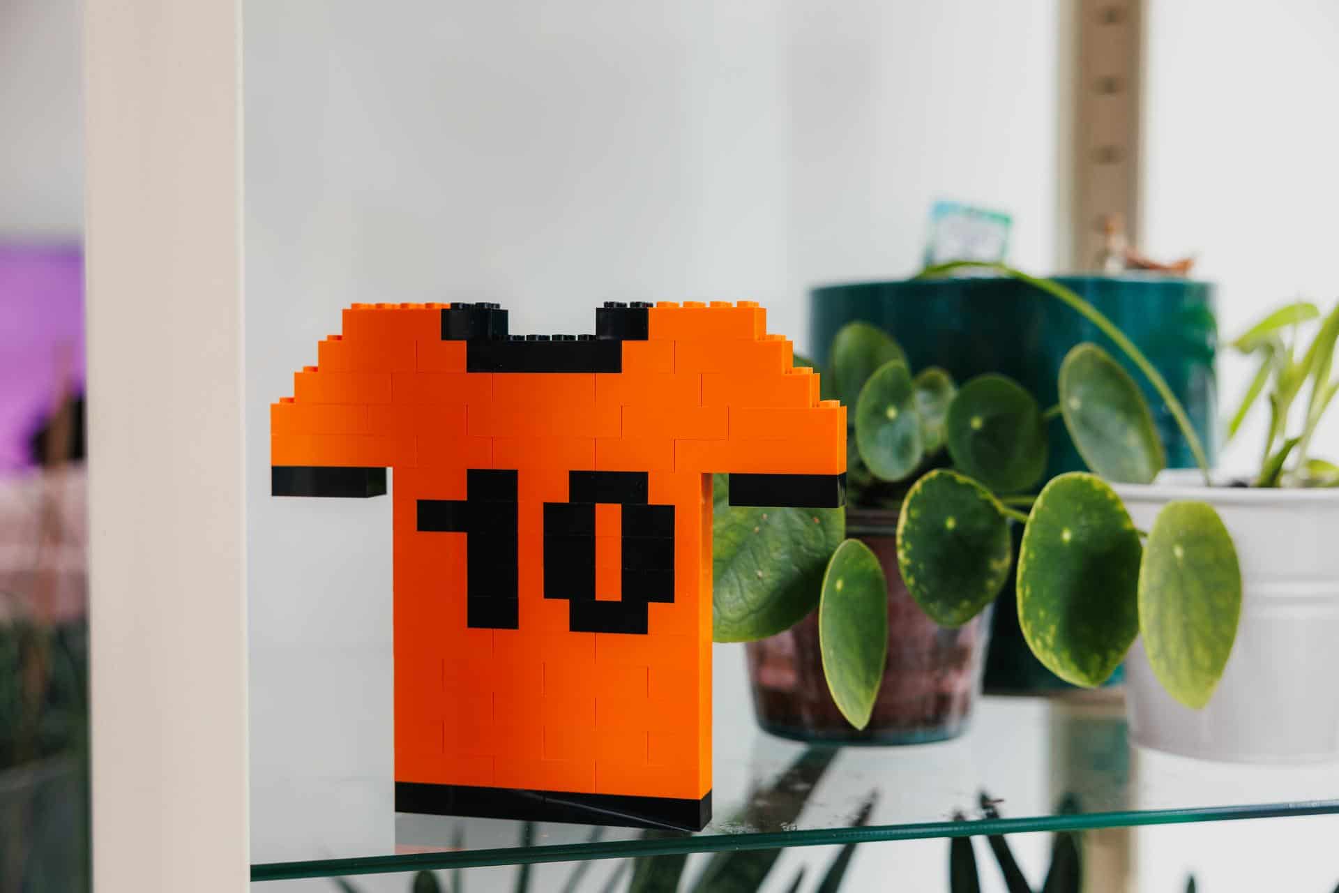 Free orange LEGO bricks come to Rotterdam