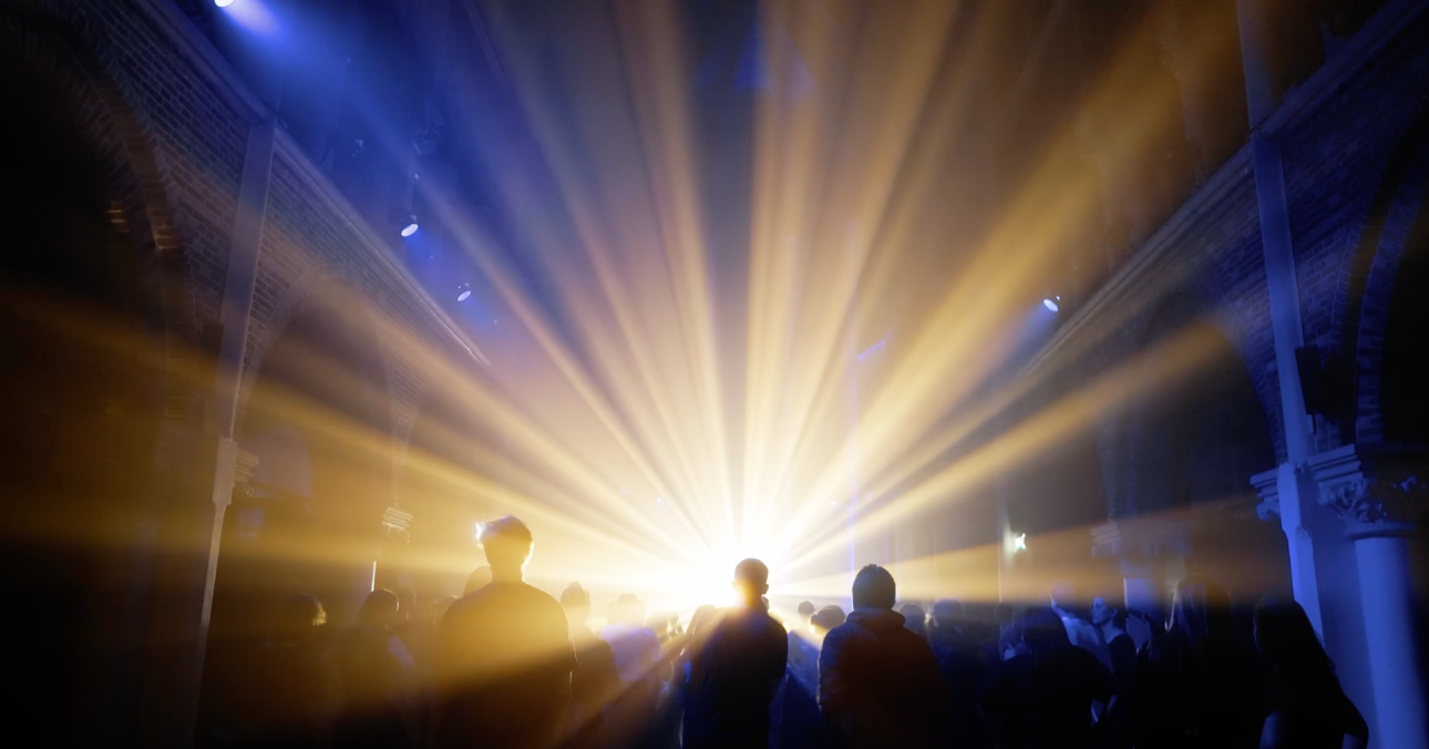 SPARK Clubnight brings an alcohol-free evening of music, breathwork, dance and reflection to Rotterdam’s Laurenskerk on 10 July.
