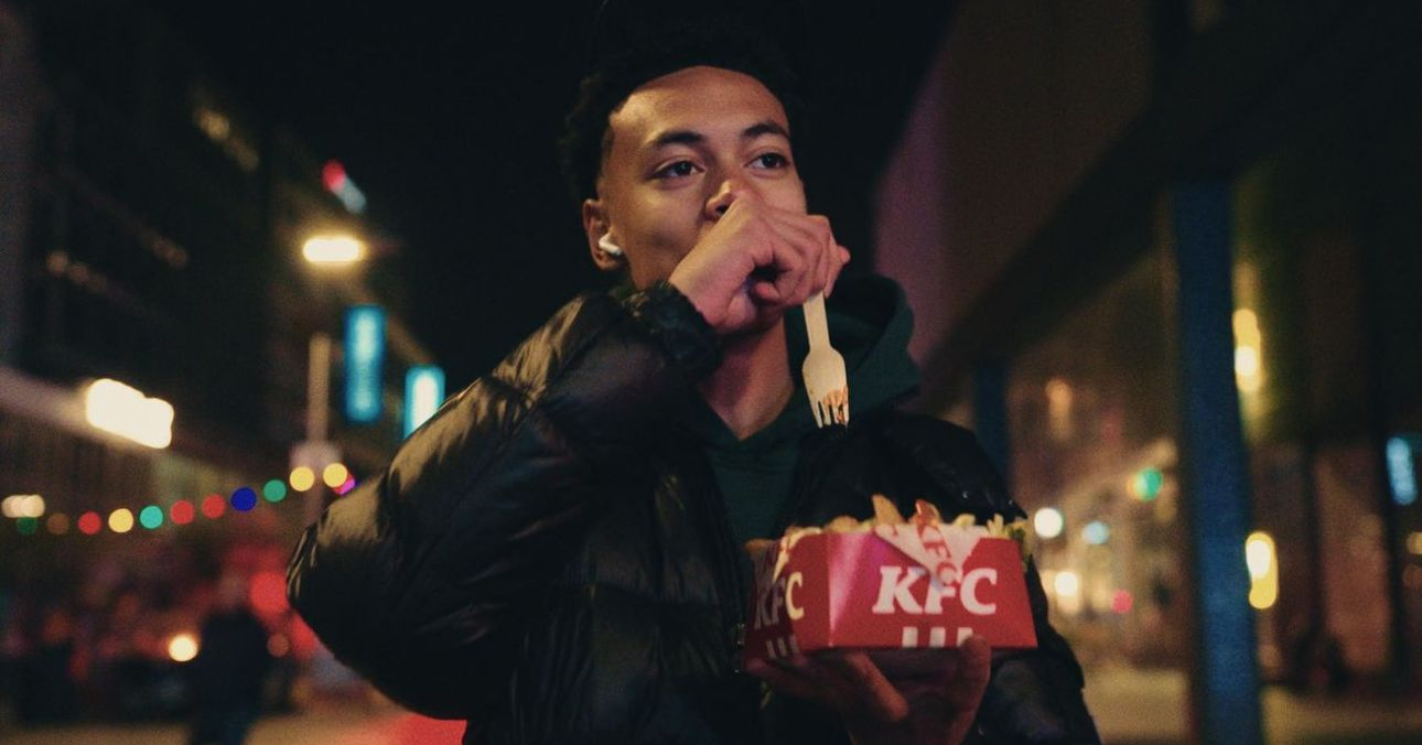 KFC’s Kipsalon returns until 17 August 2026, putting Crispy Tenders and a veggie option into its version of Rotterdam’s famous kapsalon.