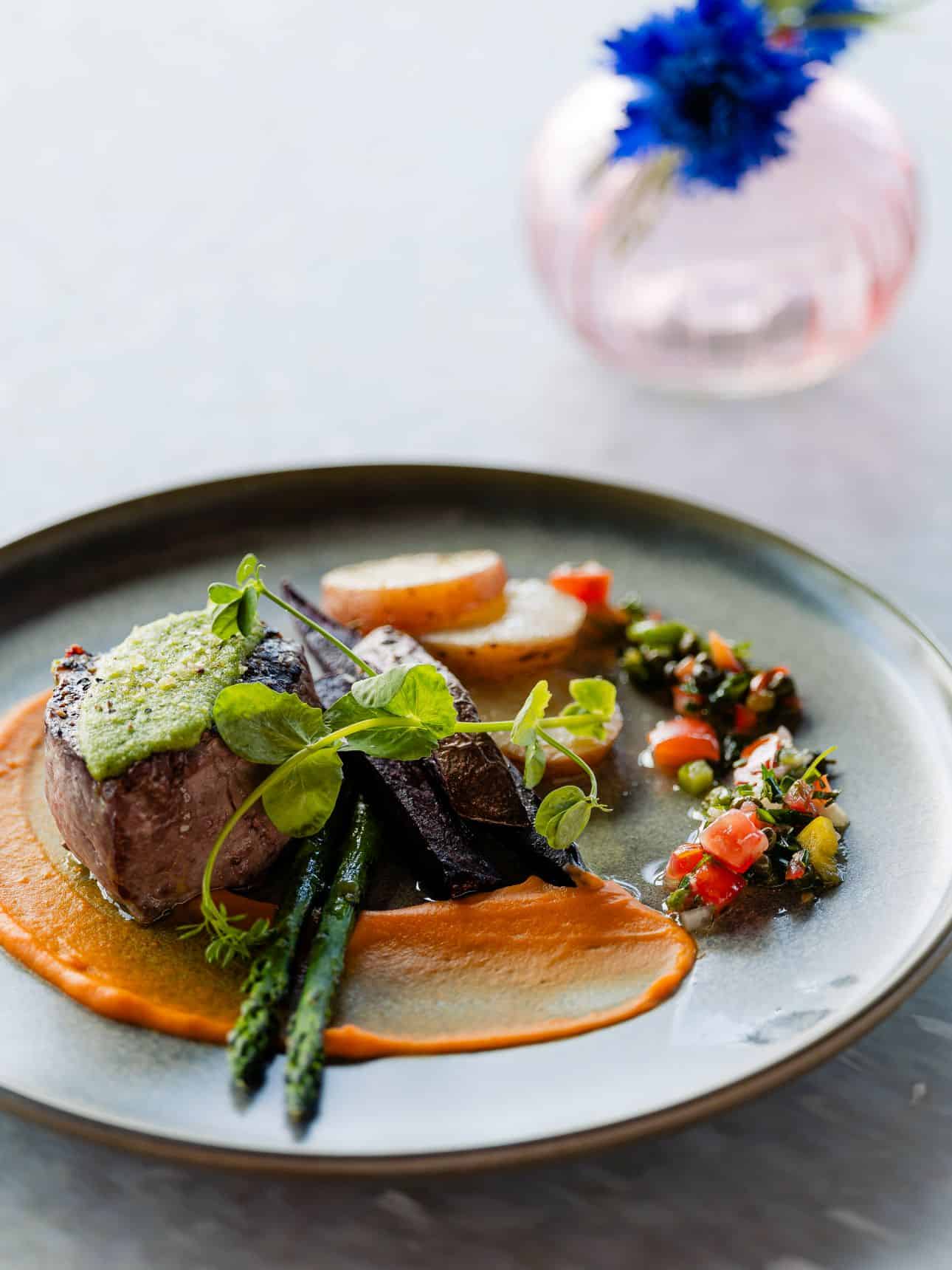 RotterdamStyle visited the renewed Euromast Brasserie for a tasting menu, The Rise of Rotterdam and skyline views from the top.