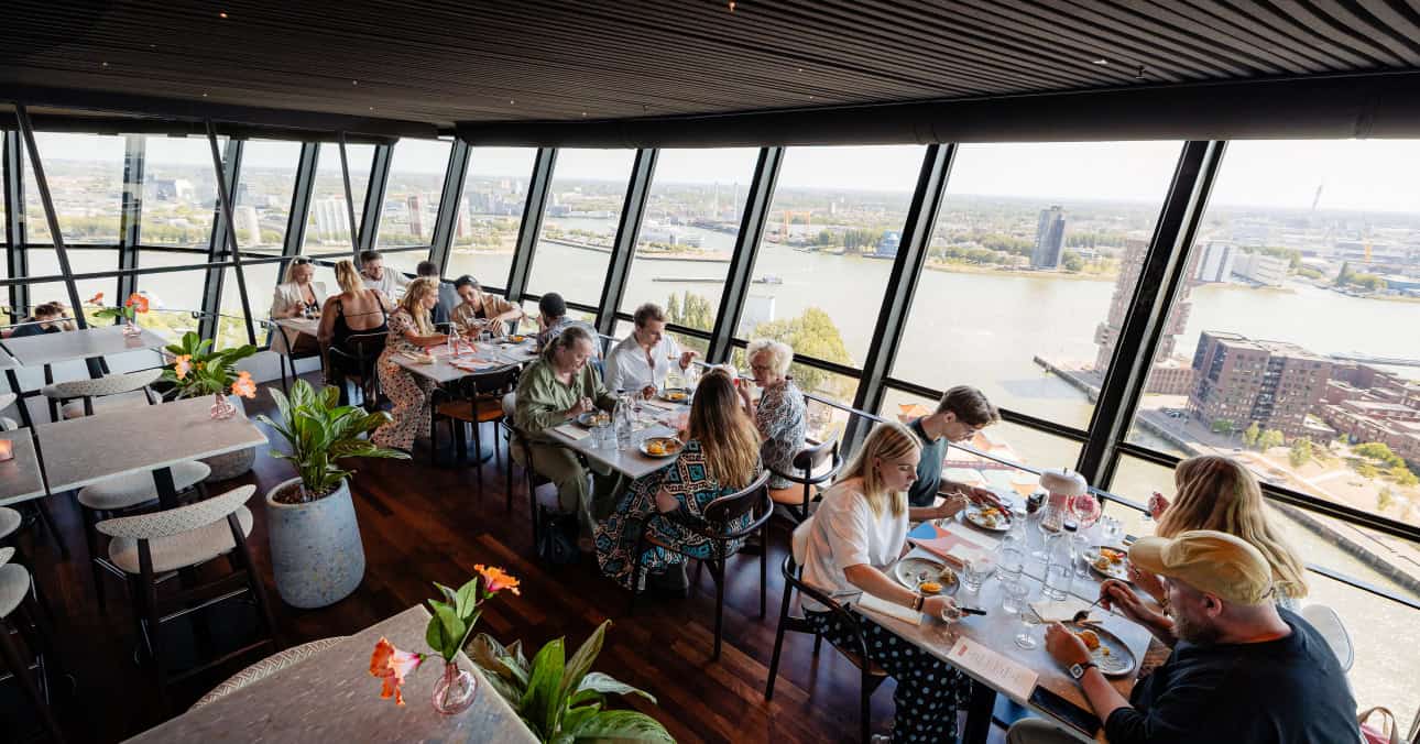 RotterdamStyle visited the renewed Euromast Brasserie for a tasting menu, The Rise of Rotterdam and skyline views from the top.