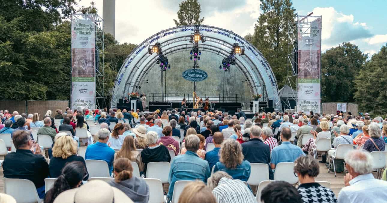 Discover the Weekend of Classical Music in Rotterdam’s Het Park, with free concerts, romantic charm and performances for all ages.