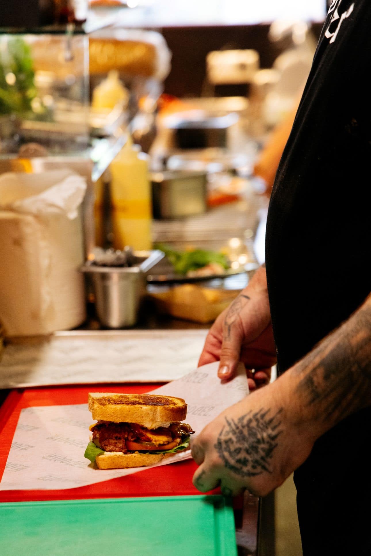 Sandwich Cult opens inside Stooges’ Funhouse on Goudsesingel, serving sandwiches Wednesday to Friday from 11:00 to 15:00.