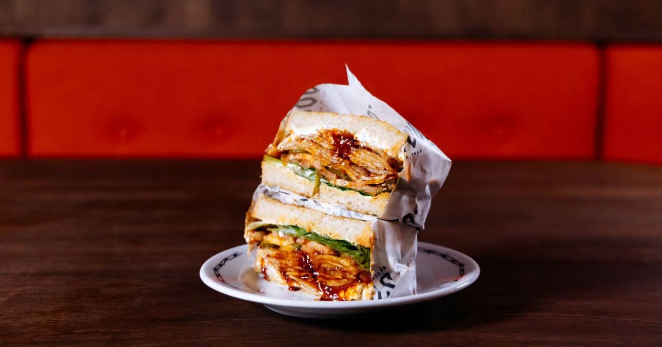 Sandwich Cult opens inside Stooges’ Funhouse on Goudsesingel, serving sandwiches Wednesday to Friday from 11:00 to 15:00.