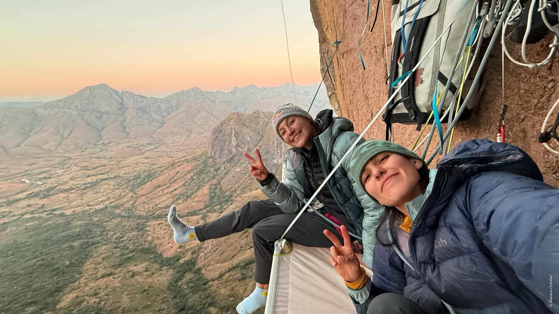 In Bravo Les Filles, climbers Sasha DiGiulian and Mariana ‘Mango’ Ordoñez attempt to free-climb the route Bravo Les Filles as an all-female rope team