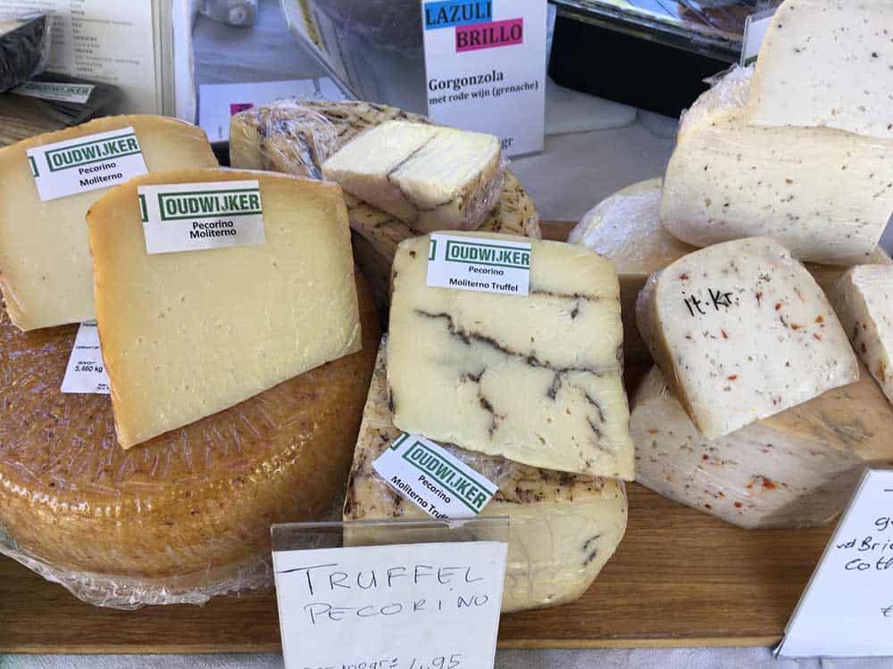 Oogsmarkt Oudwijker Italian cheese 📷 Anna Soetens
