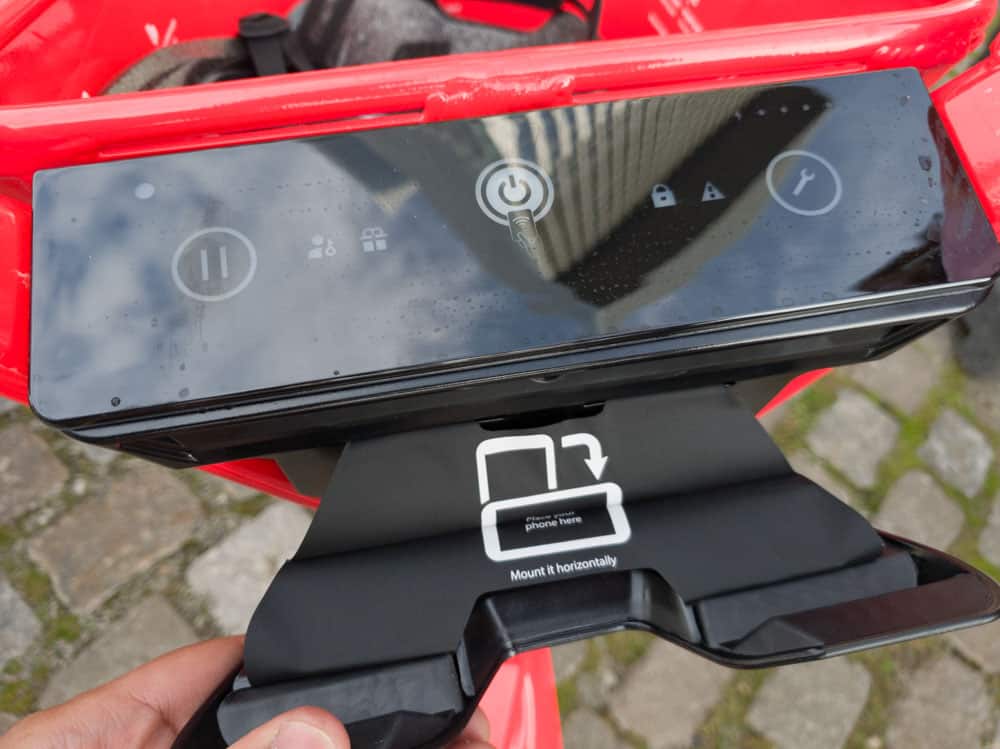 JUMP electric bicycles are equipped with phone holders