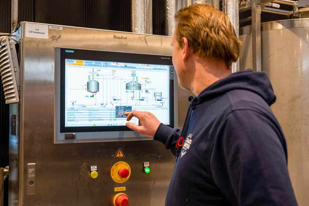 New Stadshaven Brouwerij starts brewing craft beer in Rotterdam 📷 Arnaud Roelofsz