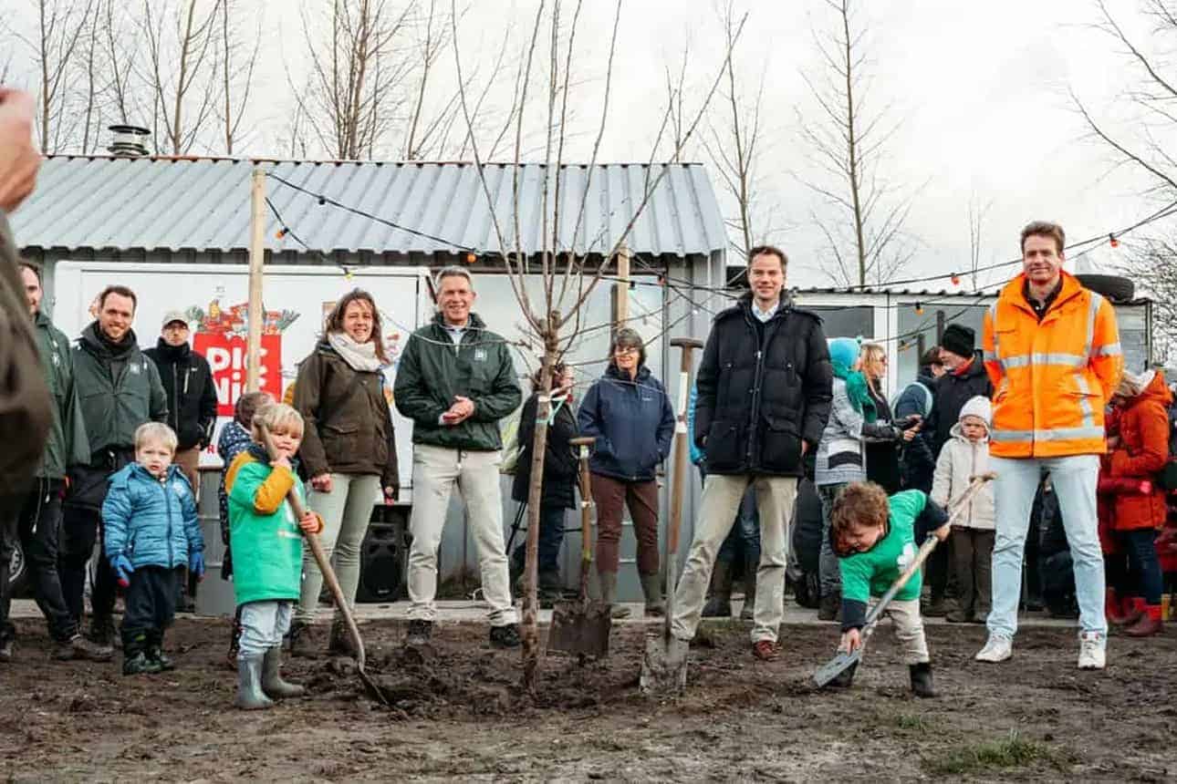 Picnic grocery launches sustainable food forest in Rotterdam