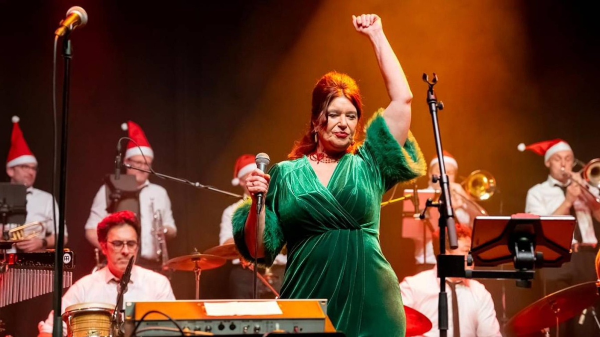 Click to enlarge Licks & Brains’ Funky Xmas with Mrs. Hips & Jared Grant