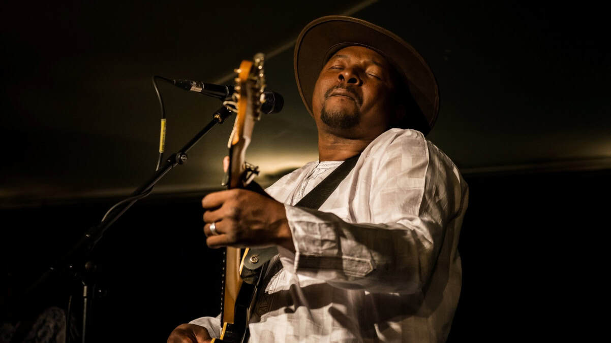 Click to enlarge Samba Touré: Ali Farka Touré songbook