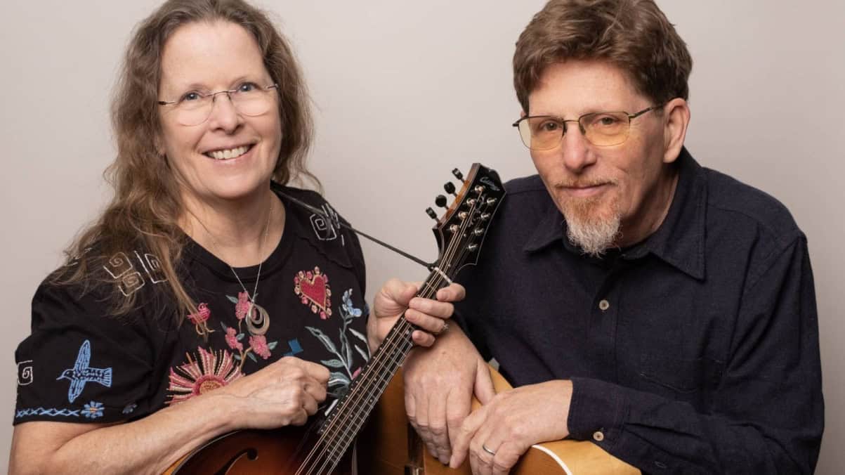 Tim O’Brien & Jan Fabricius: Paper flowers